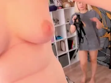 shy_suchka – webcam model profile photo Image 9