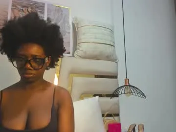 MAIMAI-club – webcam model profile photo Image 13