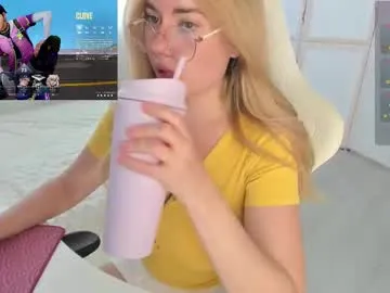 EvieEvans – webcam model profile photo Image 13