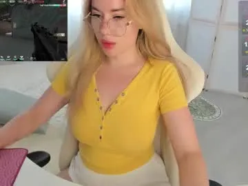 EvieEvans – webcam model profile photo Image 9