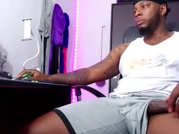 TOP_po – webcam model profile photo Image 9