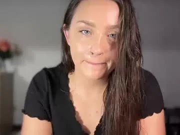 IORio2 – webcam model profile photo Image 18