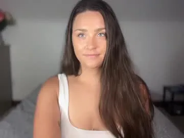 IORio2 – webcam model profile photo Image 2