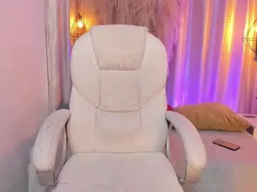 alonehazel – webcam model profile photo Image 17