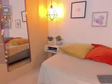 alonehazel – webcam model profile photo Image 18