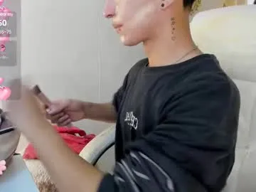 alonehazel – webcam model profile photo Image 3