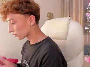 alonehazel – webcam model profile photo Image 6