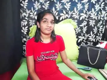 IORio2 – webcam model profile photo Image 5