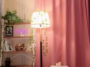 luna_tin – webcam model profile photo Image 13