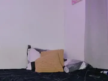 Allla – webcam model profile photo Image 9