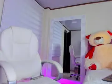 Linnea – webcam model profile photo Image 16