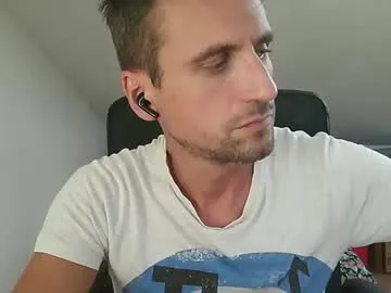 sigmasian – webcam model profile photo Image 15