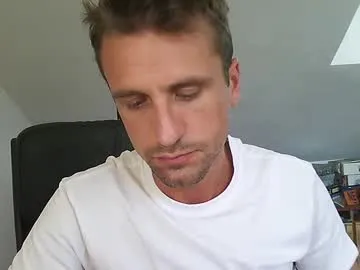 sigmasian – webcam model profile photo Image 9