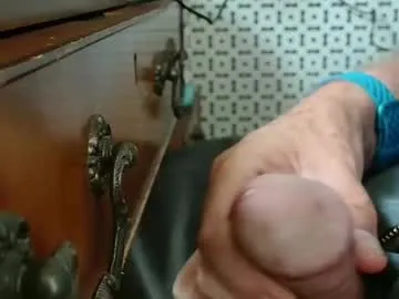 queeneliaa_ – webcam model profile photo Image 8