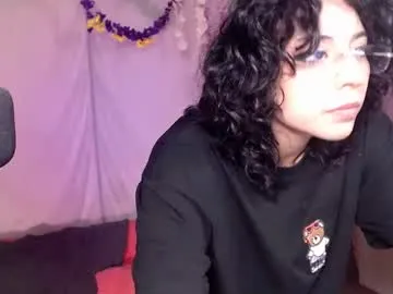 Ninjainia – webcam model profile photo Image 5