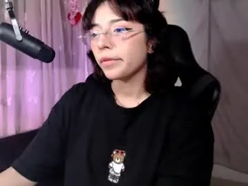 Ninjainia – webcam model profile photo Image 8