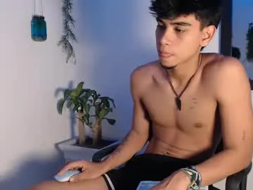 big13inchess – webcam model profile photo Image 9