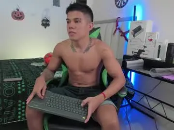 glasses_cat – webcam model profile photo Image 11