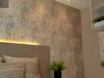 cristal_hilton_10 – webcam model profile photo Image 15