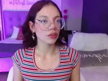 millemimi – webcam model profile photo Image 12