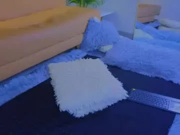 cristal_hilton_10 – webcam model profile photo Image 10