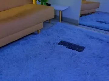 cristal_hilton_10 – webcam model profile photo Image 9