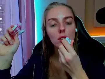 Linnea – webcam model profile photo Image 17