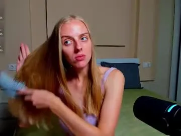 Linnea – webcam model profile photo Image 7