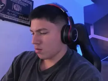 aplant_ – webcam model profile photo Image 14