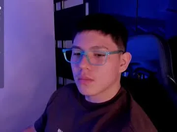 aplant_ – webcam model profile photo Image 16