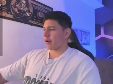 aplant_ – webcam model profile photo Image 17