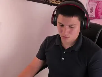 aplant_ – webcam model profile photo Image 5