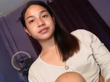 hina_porn – webcam model profile photo Image 17