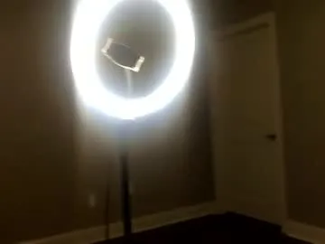 ava_delightt – webcam model profile photo Image 3