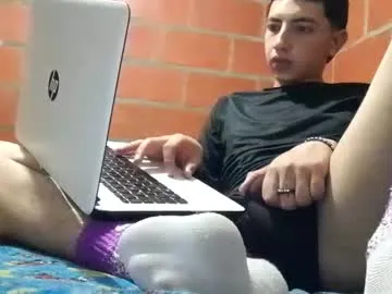 mmelicious – webcam model profile photo Image 4