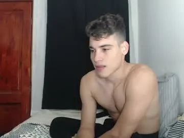 travonidas – webcam model profile photo Image 2