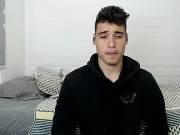 travonidas – webcam model profile photo Image 7