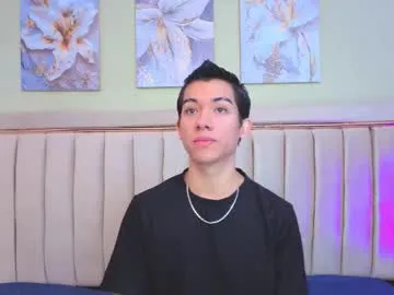 AlexAndPole – webcam model profile photo Image 9