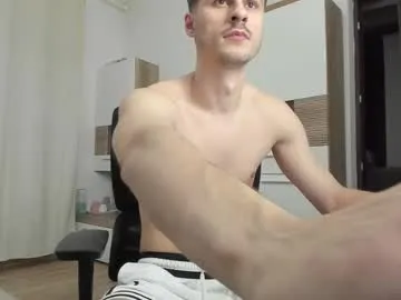 aplant_ – webcam model profile photo Image 6