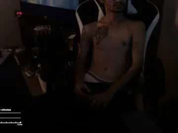 IORio2 – webcam model profile photo Image 8