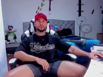 little_effy18_ – webcam model profile photo Image 10