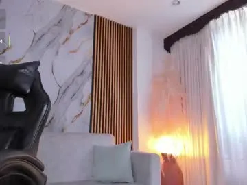 Taanni – webcam model profile photo Image 13