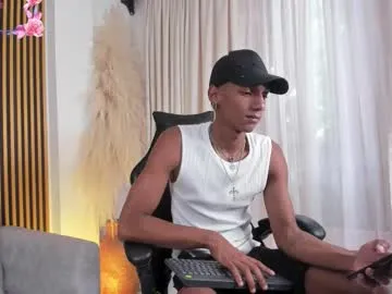 Taanni – webcam model profile photo Image 5