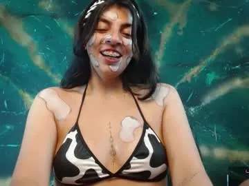 Youlalia – webcam model profile photo Image 2