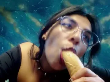 Youlalia – webcam model profile photo Image 6