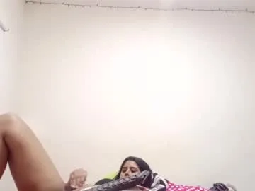 Keep_us_wild – webcam model profile photo Image 18