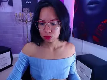 cozymell – webcam model profile photo Image 13