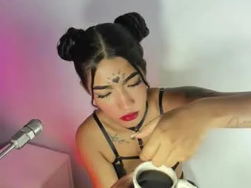 LessySmith – webcam model profile photo Image 18