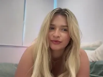 Allla – webcam model profile photo Image 10