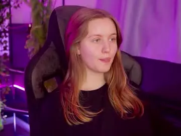 lucretiaburnaugh – webcam model profile photo Image 5